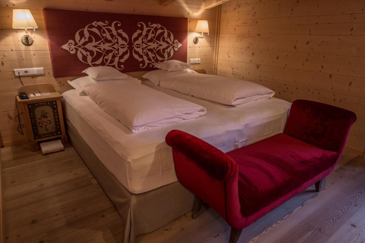 Hotel Ciasa Salares ซานกัสซิอาโน ภายนอก รูปภาพ