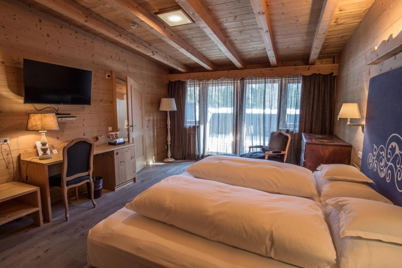 Hotel Ciasa Salares ซานกัสซิอาโน ภายนอก รูปภาพ