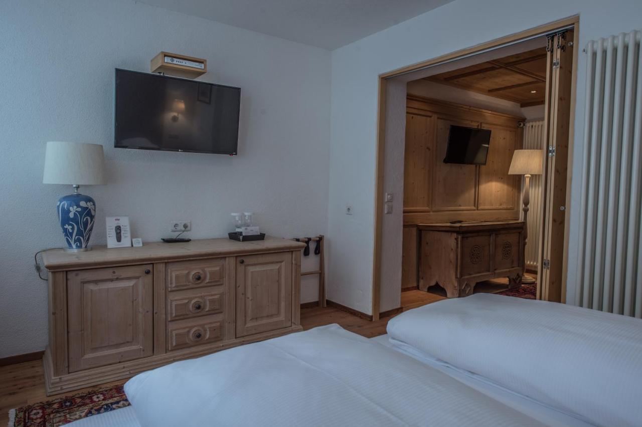 Hotel Ciasa Salares ซานกัสซิอาโน ภายนอก รูปภาพ