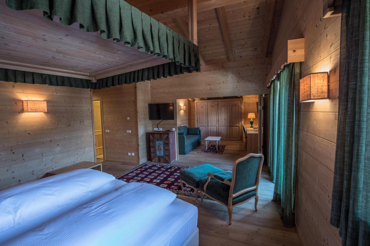 Hotel Ciasa Salares ซานกัสซิอาโน ภายนอก รูปภาพ