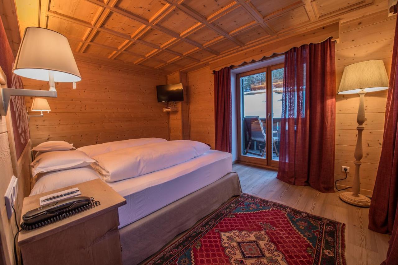 Hotel Ciasa Salares ซานกัสซิอาโน ภายนอก รูปภาพ