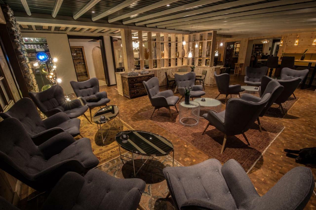 Hotel Ciasa Salares ซานกัสซิอาโน ภายนอก รูปภาพ